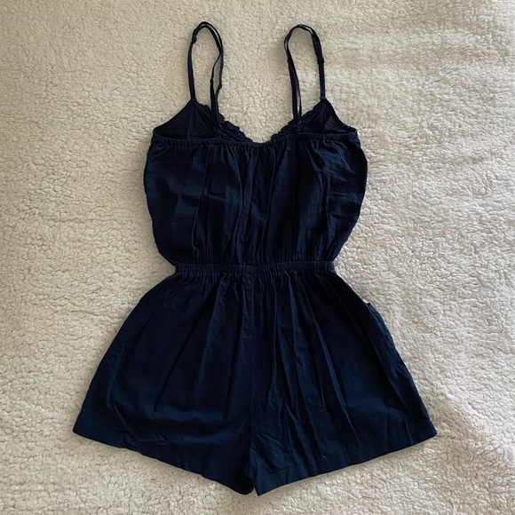 ❌SOLD❌  Navy romper with pockets - Picture 6 of 7